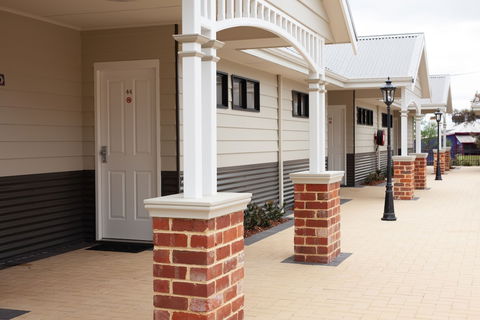 Dukes Inn Northam - Grafton Accommodation 3