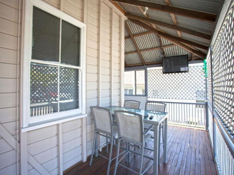 CBD Holiday Home - Grafton Accommodation 3
