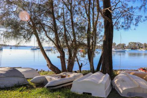 Lakefront Simplicity - Grafton Accommodation 1