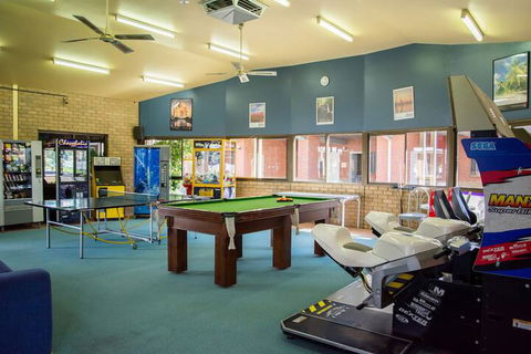 Lake Edge Resort - Grafton Accommodation 5