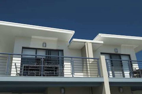 Mollymook Beachfront Executive Apartment - Grafton Accommodation 6