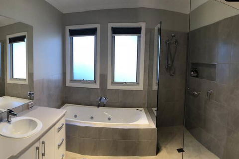 Abalina Cottages, Rotary Drive - Grafton Accommodation 4