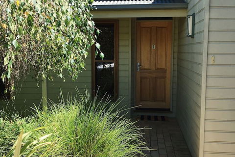 Abalina Cottages, Rotary Drive - Grafton Accommodation 1
