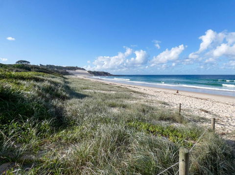CHILL OUT BEACH HOUSE At FORSTER - Grafton Accommodation 6