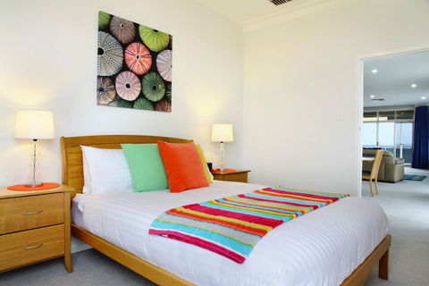 Seaview Sunset Holiday Apartments - Grafton Accommodation 6