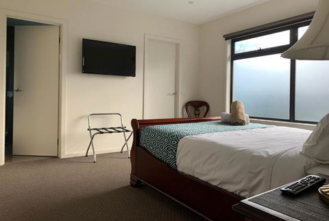 Champagne Stays Apartment - Grafton Accommodation 4
