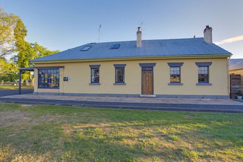 White's Corner - Grafton Accommodation 0
