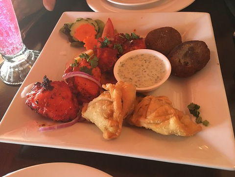 Arjuna Indian Restaurant - Grafton Accommodation 0