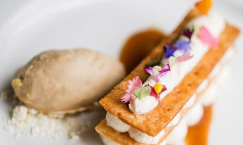 Garden Court Restaurant - Grafton Accommodation 6