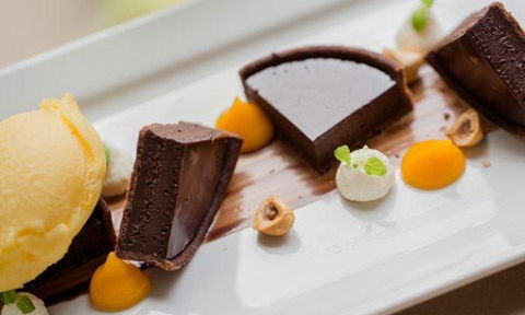 Garden Court Restaurant - Grafton Accommodation 7
