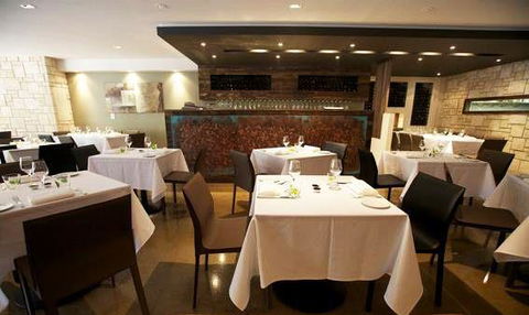 Altair Restaurant - Grafton Accommodation 7