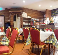 Red House Asian Kitchen - Grafton Accommodation