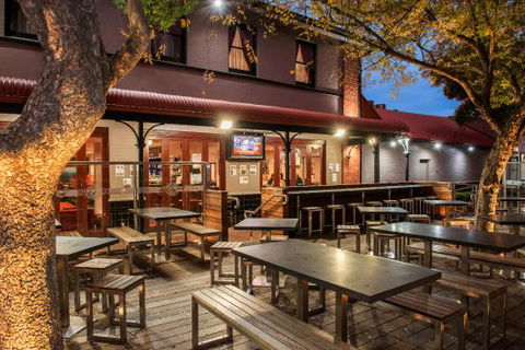 Kelly's Hotel - Grafton Accommodation 0