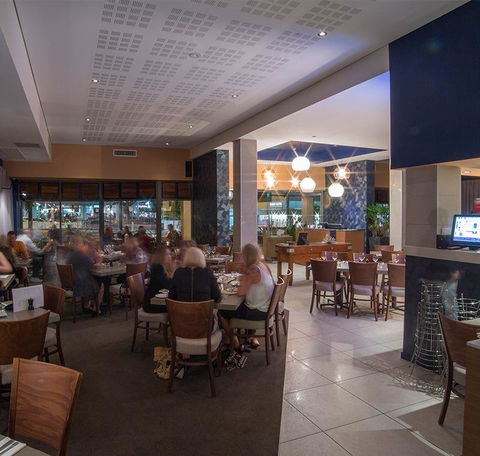 Cafe Amphora - Grafton Accommodation 10