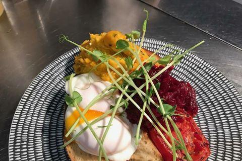 Explorers Restaurant - Grafton Accommodation 4