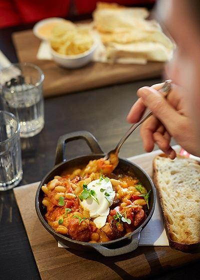 Explorers Restaurant - Grafton Accommodation 7