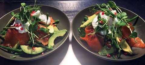 Explorers Restaurant - Grafton Accommodation 8