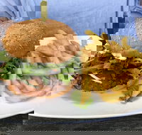 Wallace Pub - Grafton Accommodation