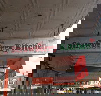 Strawberry Kitchen - Grafton Accommodation