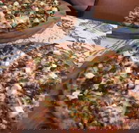 Earth Oven Wood Fired Pizza - Grafton Accommodation