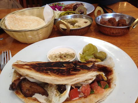 Za'atar - Grafton Accommodation 0