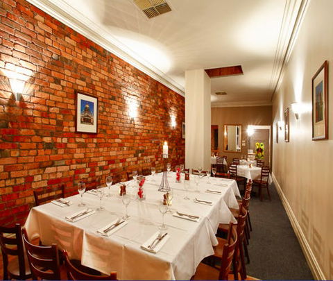 Nevsky Russian Restaurant - Grafton Accommodation 0