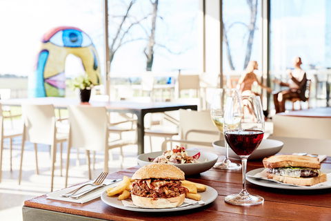 Wine Terrace And Cellar Door At Pt Leo Estate - Grafton Accommodation 1