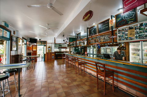Mena Creek Hotel - Grafton Accommodation 1
