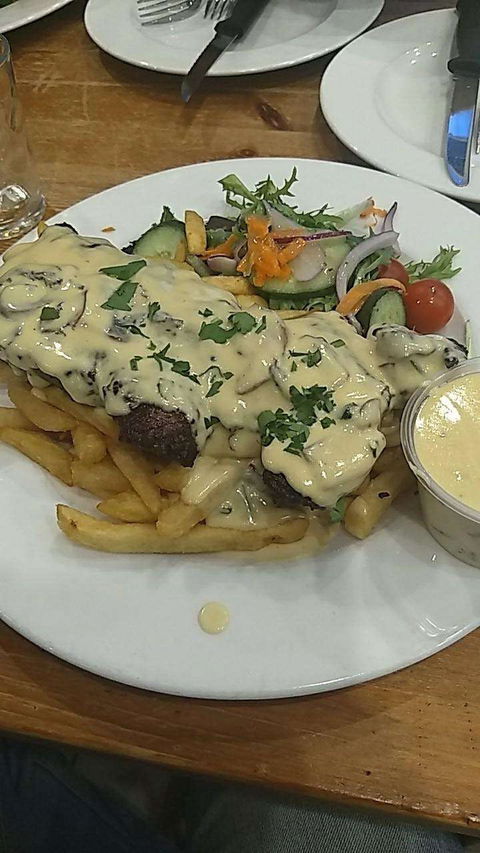 HIYC Cafe & Restaurant - Grafton Accommodation 0