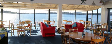 The Cormorant - Cafe On The Pier - Grafton Accommodation 2