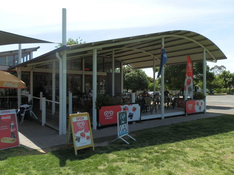 Submarine Cafe - Grafton Accommodation 1