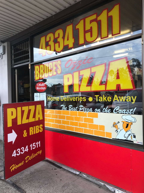 Bruce’s Ozzie Pizza - Grafton Accommodation 0