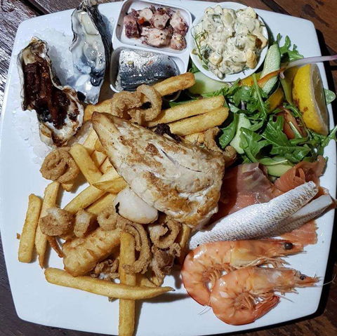 Boughshed Restaurant - Grafton Accommodation 0