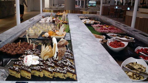 Lagoons Restaurant - Sheraton Mirage Hotel - Grafton Accommodation 0