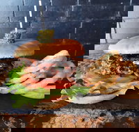 Pie Alley Blues - Grafton Accommodation