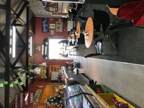 Mai's Kitchen Rules Cafe - Grafton Accommodation 1