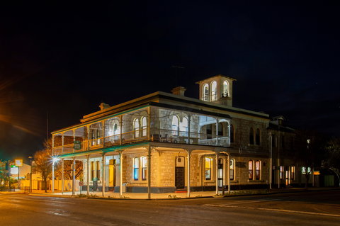 Royal Oak Hotel Penola - Grafton Accommodation 0