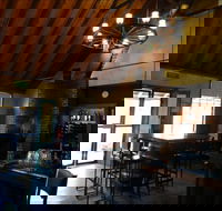 The Lion Of Waterloo Restaurant - Closed Until Further Notice - Grafton Accommodation