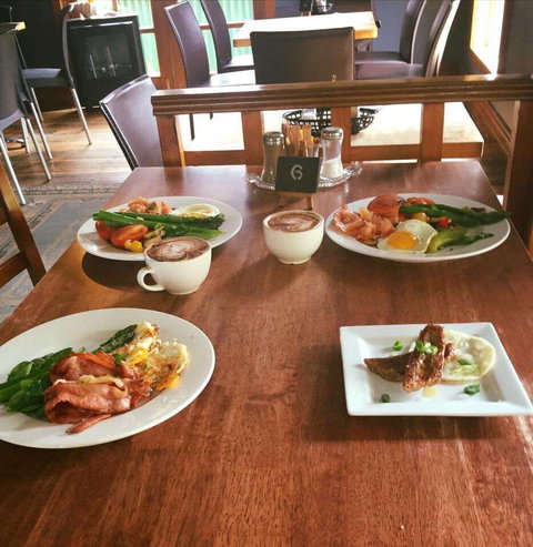 Moby Dicks Breakfast Bar - Grafton Accommodation 0