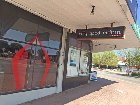 Jolly Good Indian - Grafton Accommodation 0