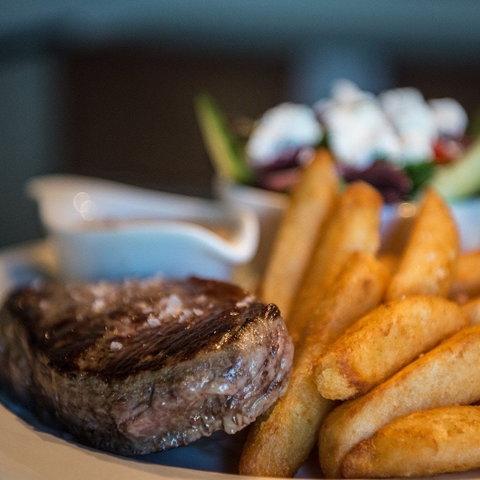 Cascades Restaurant - Grafton Accommodation 0