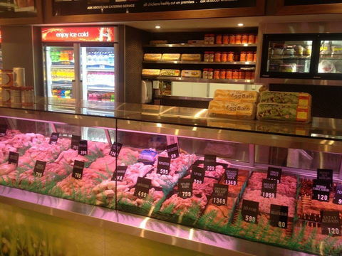 KB Chickens - Grafton Accommodation 0