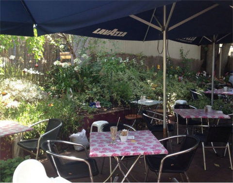 Herbees Cafe - Grafton Accommodation 0