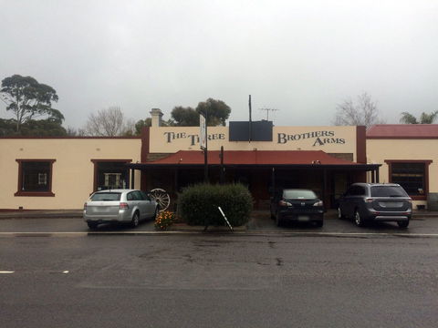 Three Brothers Arms - Grafton Accommodation 0