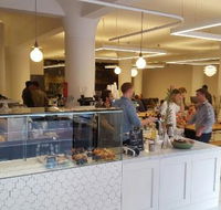 Cross Eatery - Grafton Accommodation