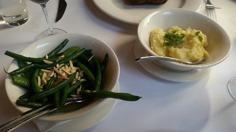 Verandah Restaurant & Bar - Grafton Accommodation 0