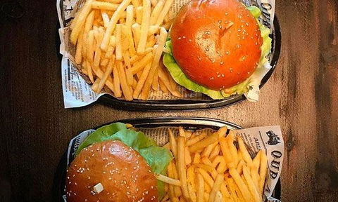 Burnett Street Burgers BSB - Grafton Accommodation 3