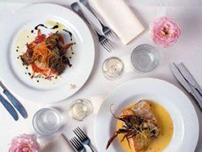 Flutes Restaurant - Grafton Accommodation 10