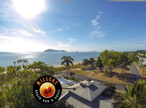 Millers Beach Bar & Grill - Grafton Accommodation 2