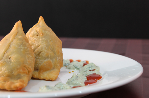 Aromas Of India Restaurant - Grafton Accommodation 4